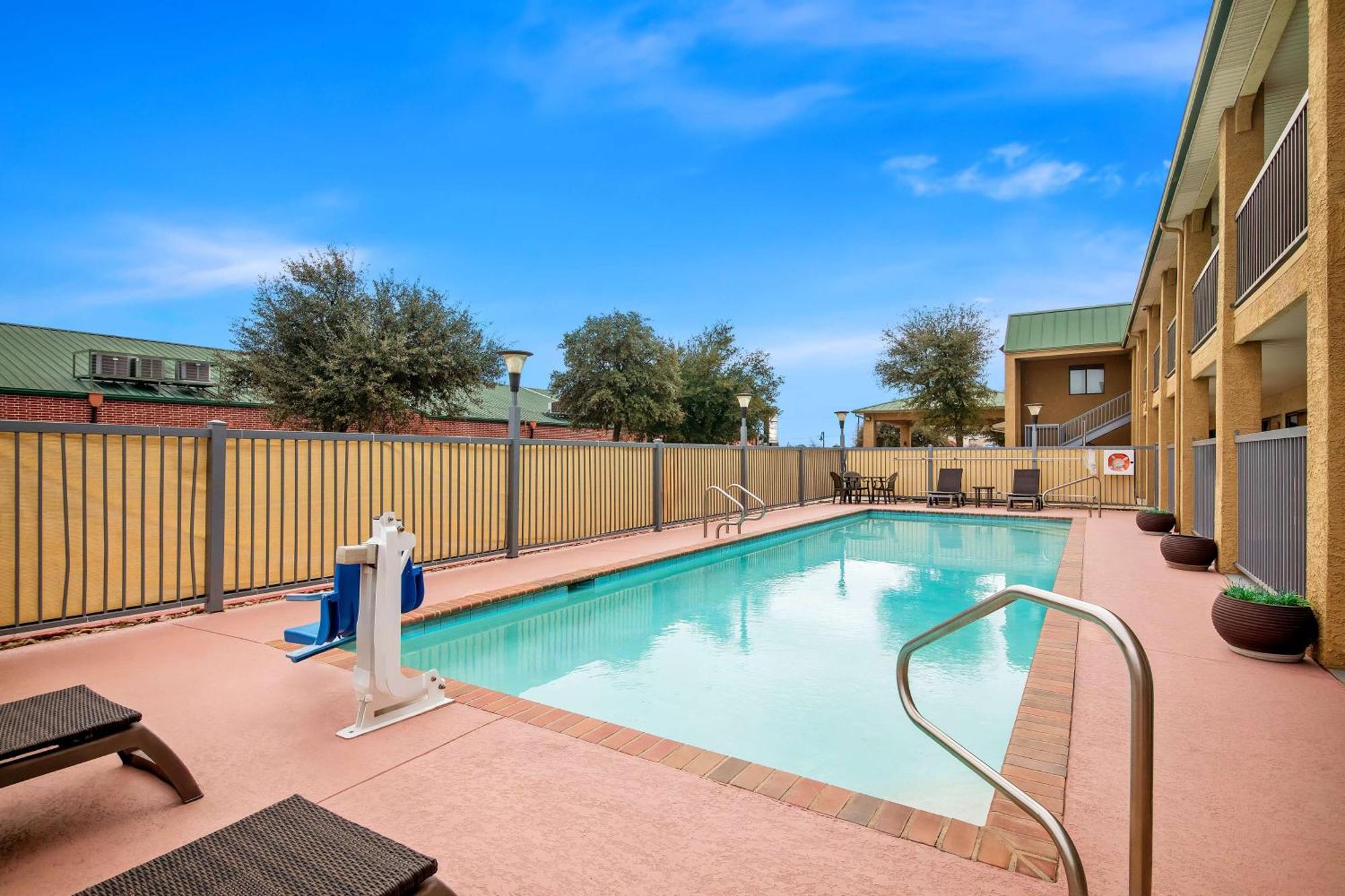 Best Western Cedar Inn Cedar Park Luaran gambar